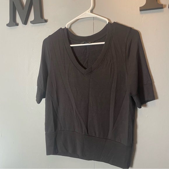 Athleta Tops - Athleta Black Short Sleeve V-Neck Tee size xs